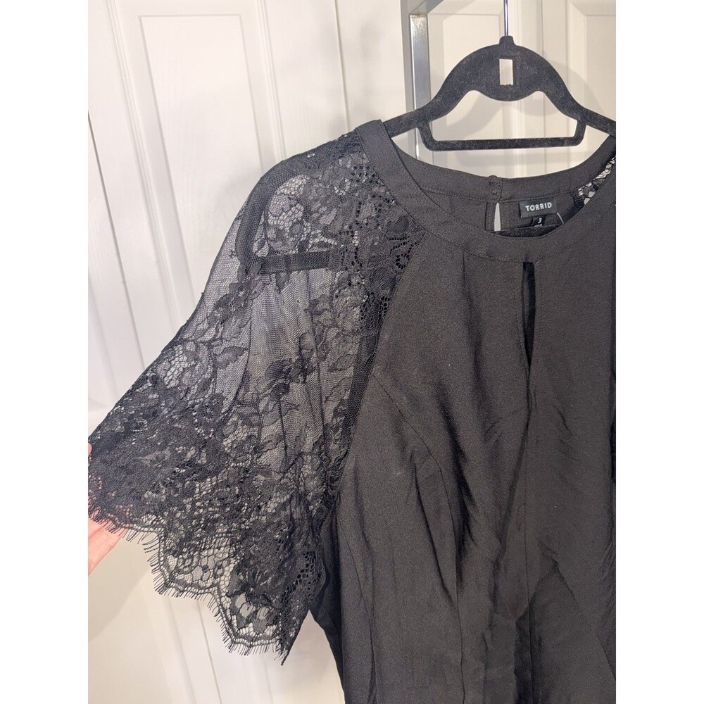 Torrid Black Crepe Lace Sleeve Peplum Blouse Top Size 3xl - Picture 2 of 7